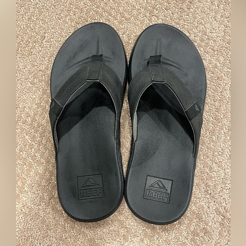 Reef Men's Cushion Phantom Classic Black Flip-Flops, size 8